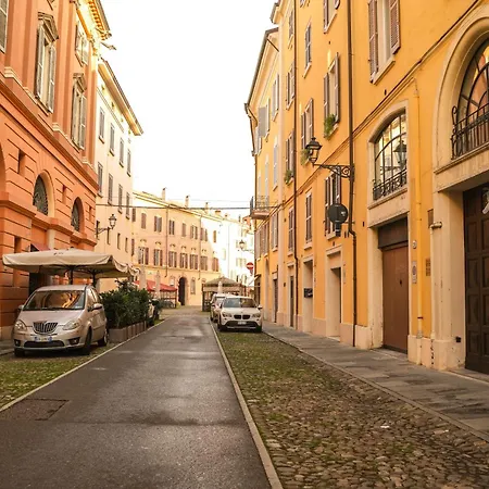 Cardinalmorone Apartment